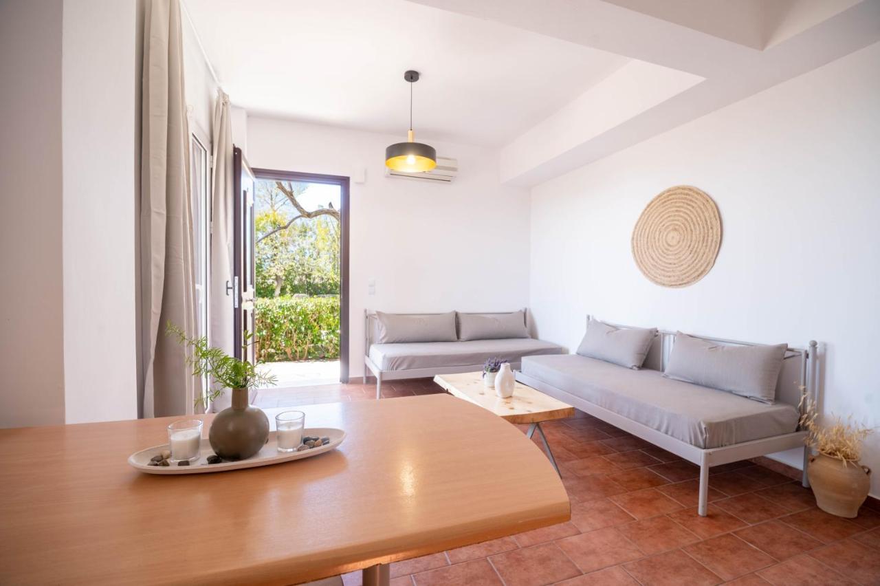 Christoforos Apartments Lourdata  Exterior photo